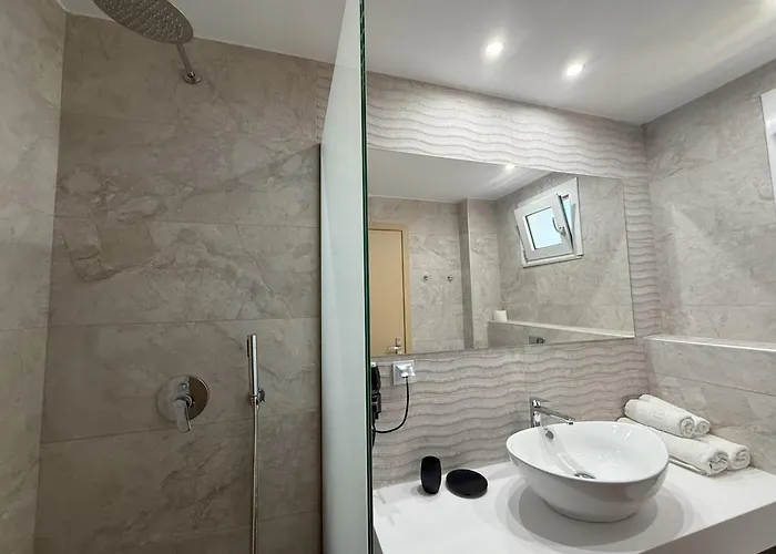 Elga & Hotel Kardamena (Kos)